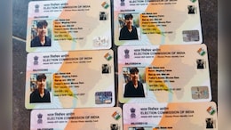 सीकर में एक युवक के पास&nbsp; 7 वोटर आईडी कार्ड, कांग्रेस ने भाजपा को घेरा; चुनाव अधिकारी ने दिया ये जवाब&nbsp;