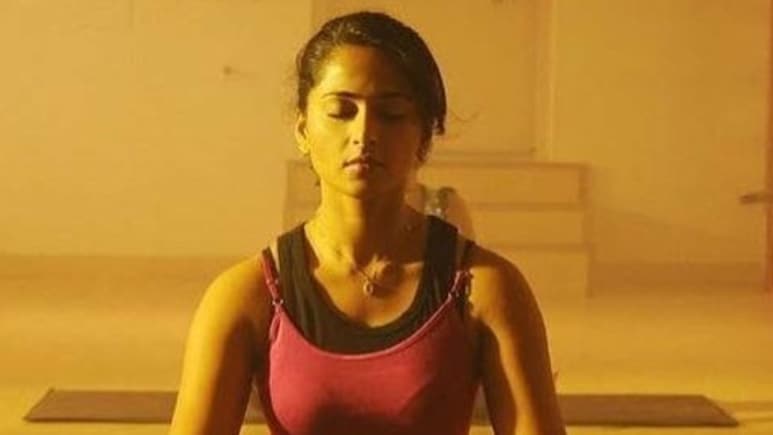 How Anushka Shetty Stays Fit At 44 With Yoga, Plus 7 Expert-Approved <i>Asanas</i> For Weight Loss