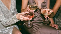 Alcohol Effects: 'तेच ड्रिंक, तितकीच क्वांटिटी...' तरीही महिलांना दारु लवकर का चढते? 'ही' आहेत 3 सिक्रेट्स