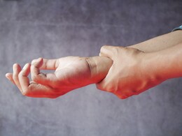 Winter Aches: 5 Common Mistakes That Worsen Joint Pain And Arthritis