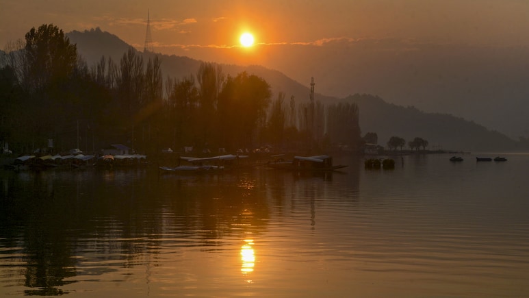 Parts Of Dal Lake Freeze As Kashmir Reels Under Sub-Zero Temperatures