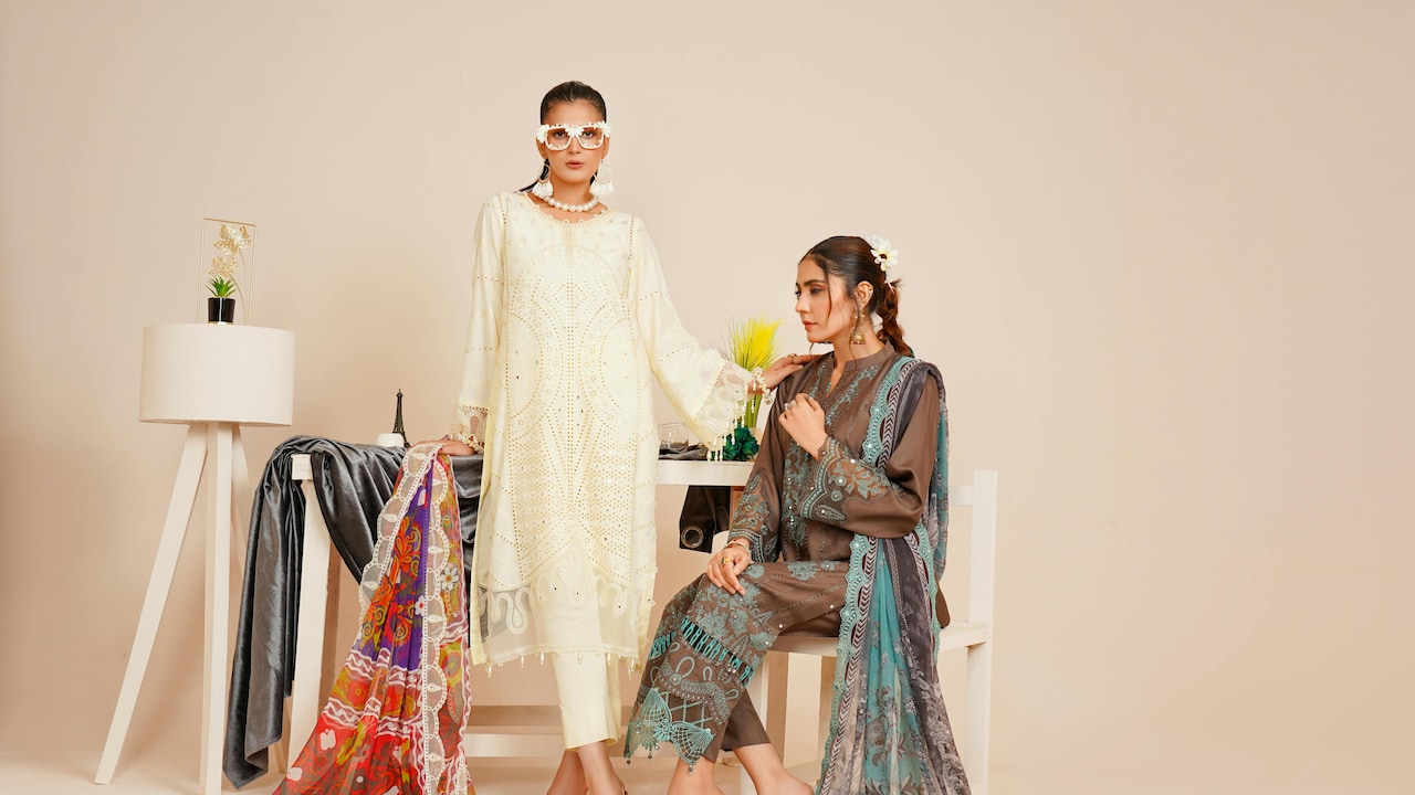 Kurtas That Do Not Stick To The Body? Know The Right Fabric Weight Kurtas That Do Not Stick To The Body? Know The Right Fabric Weight