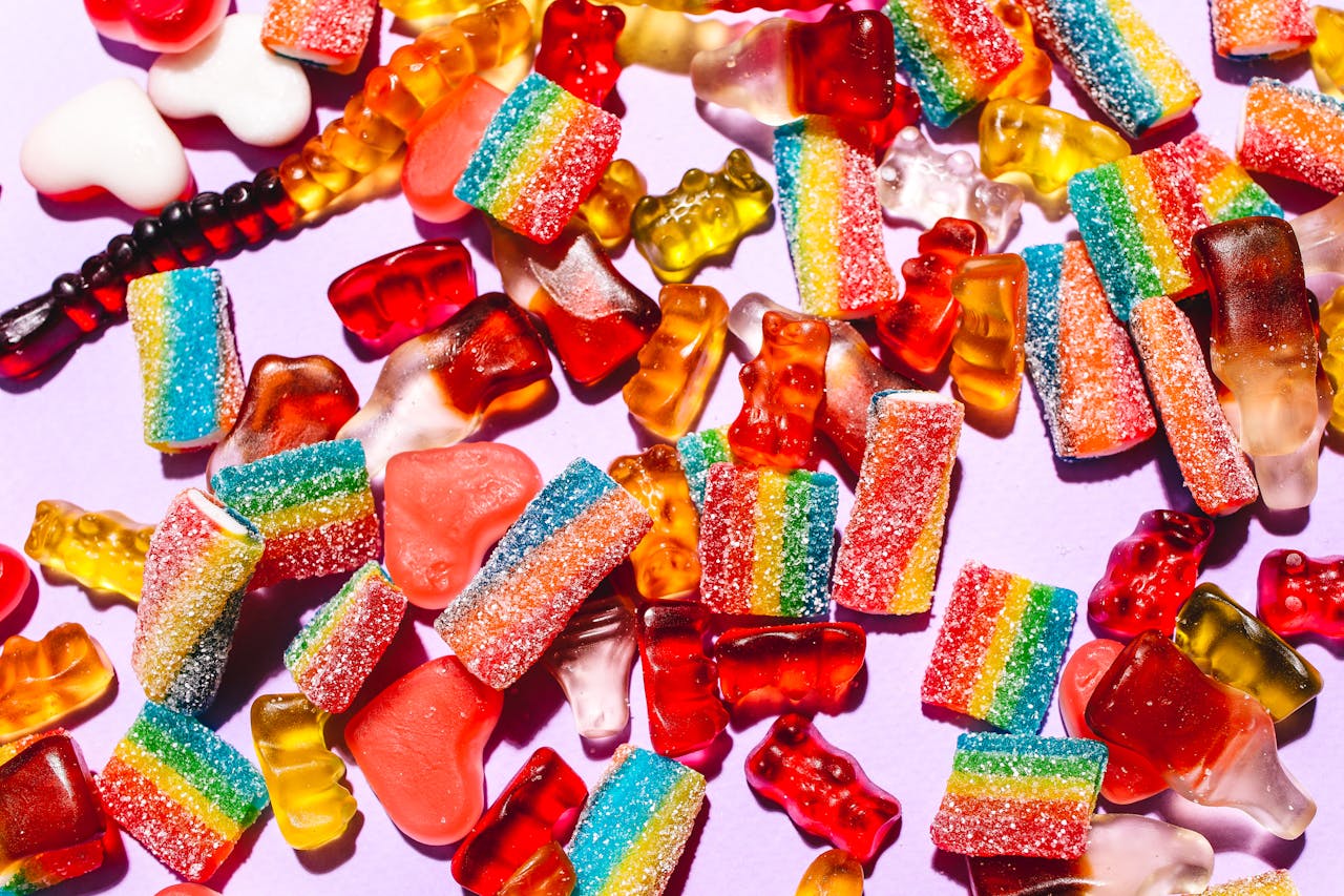 Presence of industrial dye in sweets and snacks.