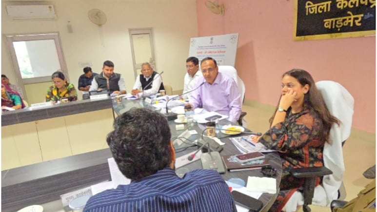 बाड़मेर के अफसरों को सांसद उम्मेदाराम बेनीवाल की चेतावनी, बोले- 'सुधर जाओ वरना अगली बार संसद...'