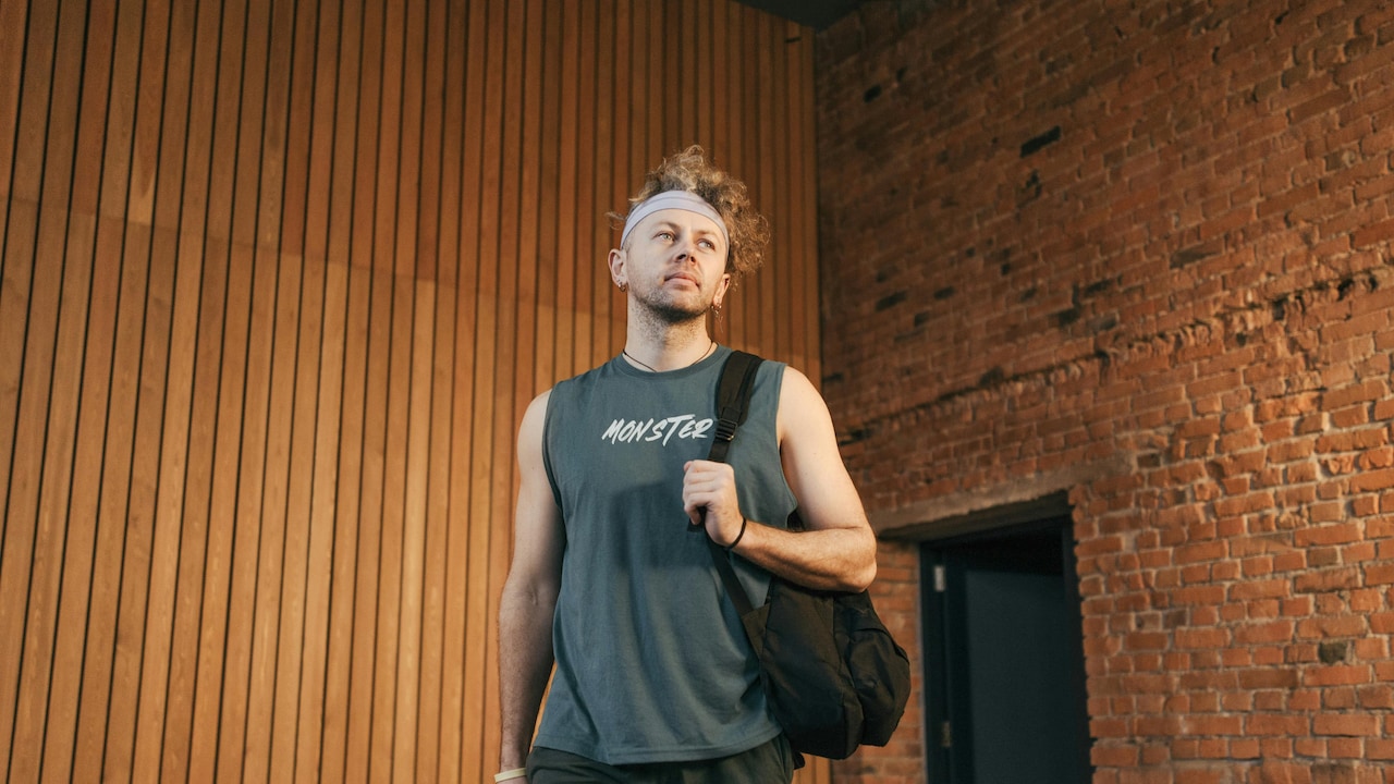 Stay warm and energised during your winter workouts with men's gym wear