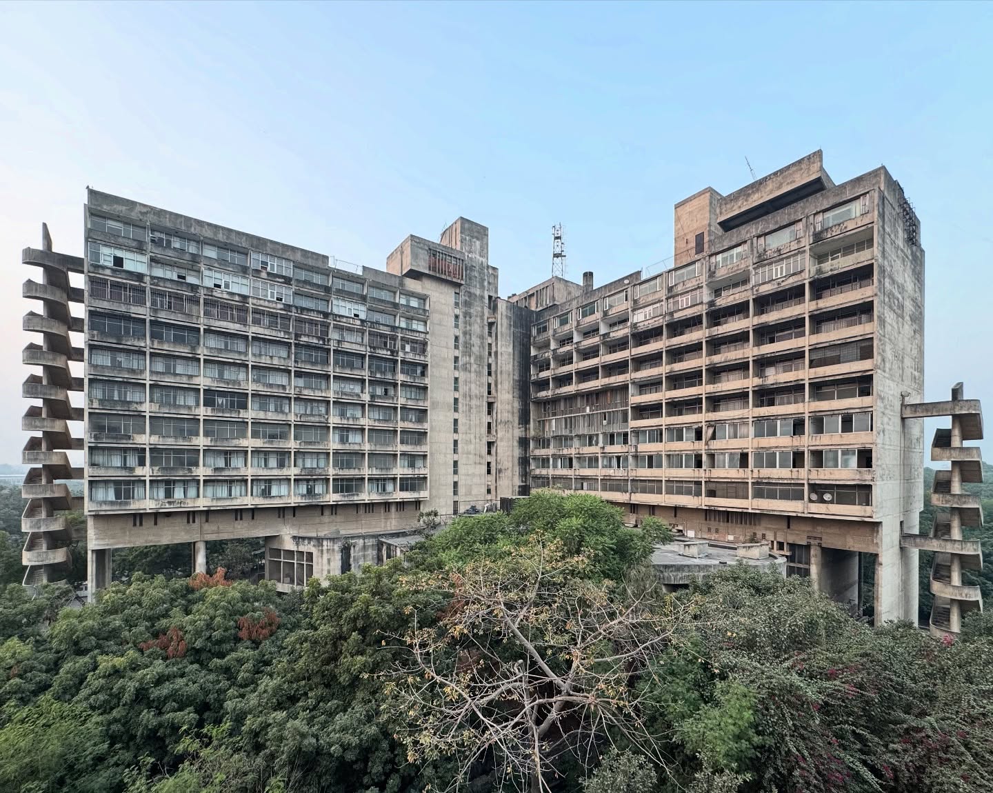 Akbar Bhawan (originally Hotel Akbar) is a brutalist landmark in New Delhi, designed by Shiv Nath Prasad. Photo: Instagram