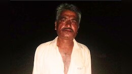 सफाईकर्मी के फर्जी डॉक्टर बनने की अजब कहानी, पुलिस केस में बना दी मेडिकल रिपोर्ट, वीडियो वायरल हुआ तो मची हलचल