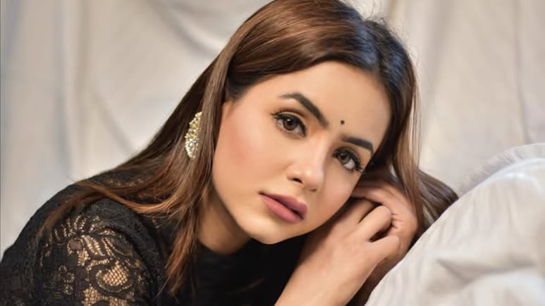 <i>Vasudha</i> Actress Pratiksha Rai Admits She Was Suicidal After Father's Death: 'Googled How To Kill Myself'