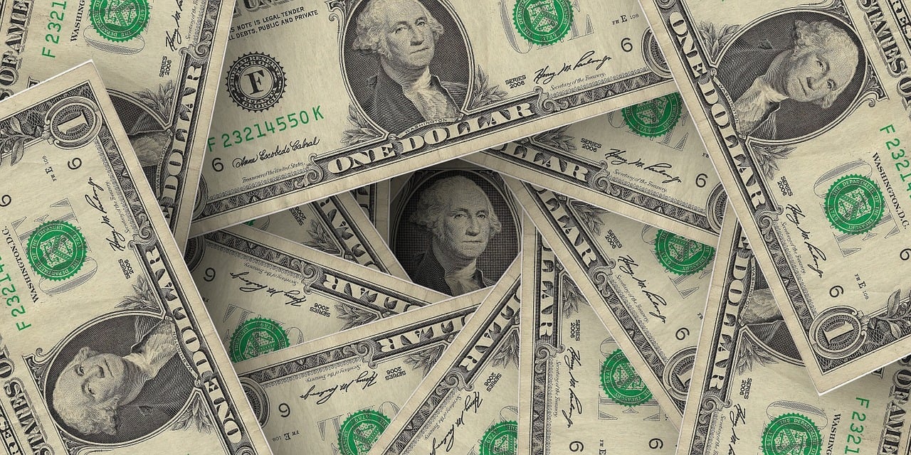 Forex Reserves Drop $5.62 Billion To $689.73 Billion
