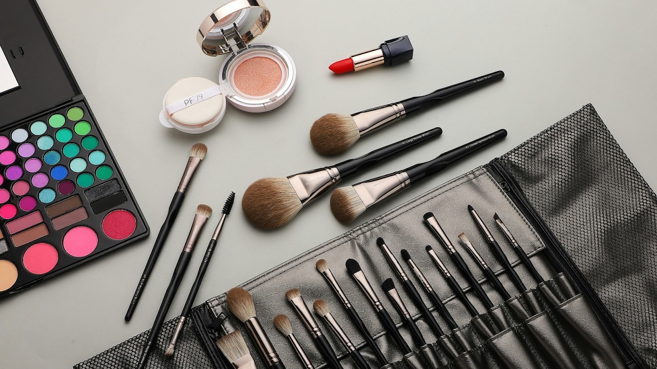 Upgrade bridal makeup kit arranged with essential products for a long-lasting wedding look Upgrade bridal makeup kit arranged with essential products for a long-lasting wedding look