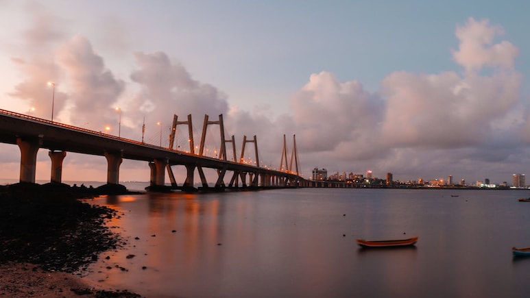 How Superbugs Spread In Cities: Contaminated Water, Food, Toilets And Public Spaces