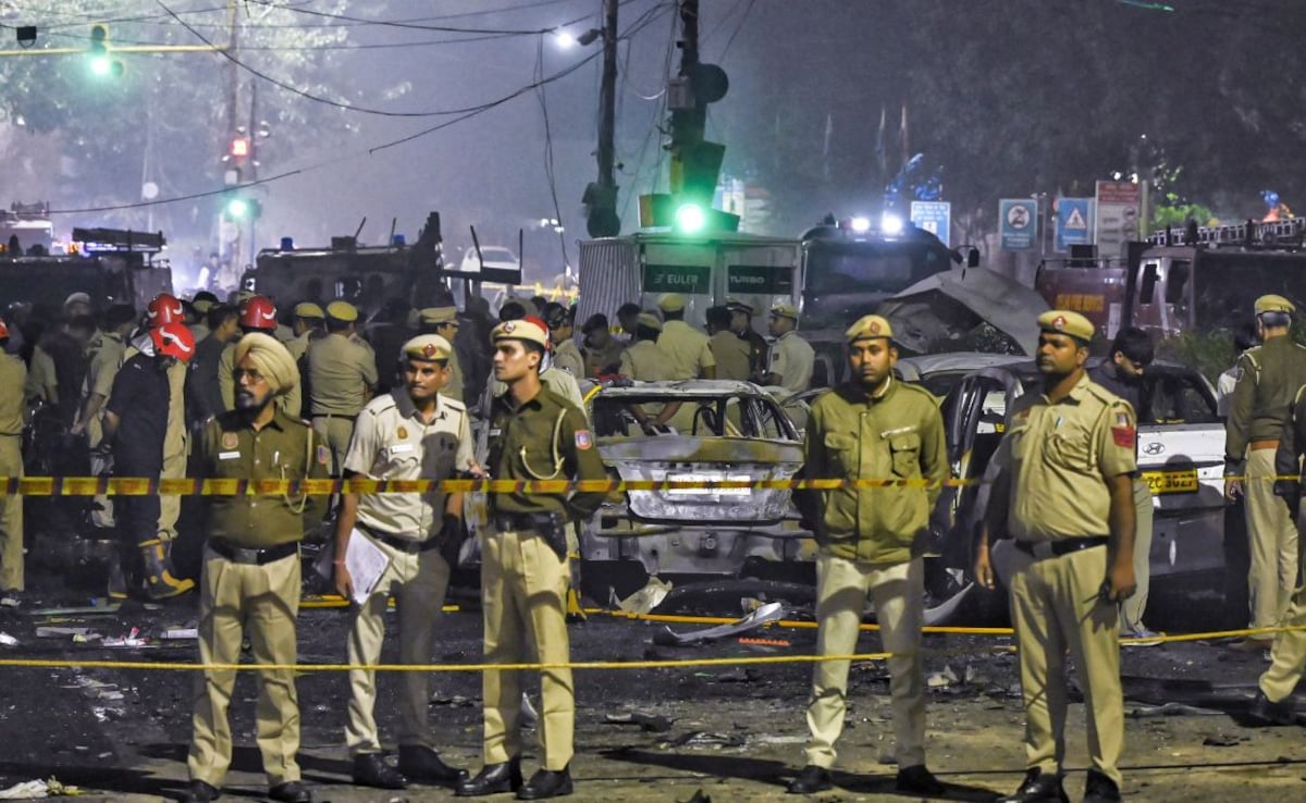 आतंकवादी मॉड्यूल मामला: फरीदाबाद से पिकअप ट्रक में कश्मीर ले जाए गए विस्फोटक