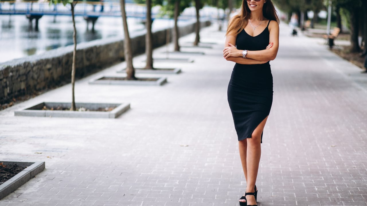 How To Make Bodycon Dresses Evening-Ready in 30 Seconds: One Styling Rule