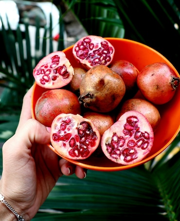 10 Health Benefits Of Eating Pomegranate