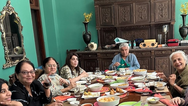 Shabana Azmi's Lavish Feast For Her "Gujju Friends" Includes Chaat, Pani Puri And More