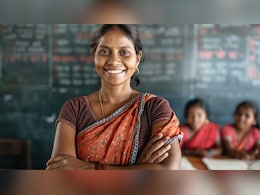 UP Teacher Vacancy: यूपी में शिक्षकों की भर्ती के लिए आज से होंगे आवेदन, जानें कौन नहीं कर सकता अप्लाई