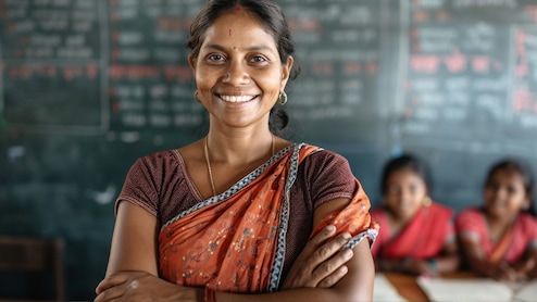 UP Teacher Vacancy: यूपी में शिक्षकों की भर्ती के लिए आज से होंगे आवेदन, जानें कौन नहीं कर सकता अप्लाई