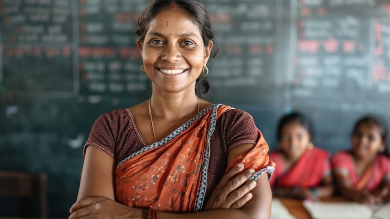 UP Teacher Vacancy: यूपी में शिक्षकों की भर्ती के लिए आज से होंगे आवेदन, जानें कौन नहीं कर सकता अप्लाई