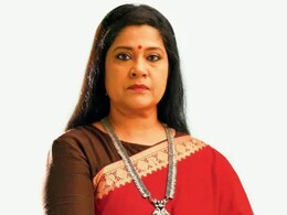 Renuka Shahane: 'माझ्यासोबत राहा, महिना पगार देतो';  रेणुका शहाणेला निर्मात्यानं दिली होती घाणेरडी ऑफर