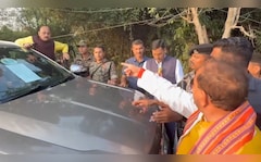 Video: Furious Face-Off Between Nitish Kumar's Deputy, RJD Leader On Poll Day