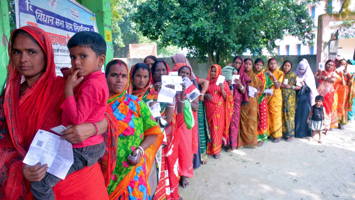 More Women Voted For NDA, First-Time Voters Chose Mahagathbandhan: Exit Poll