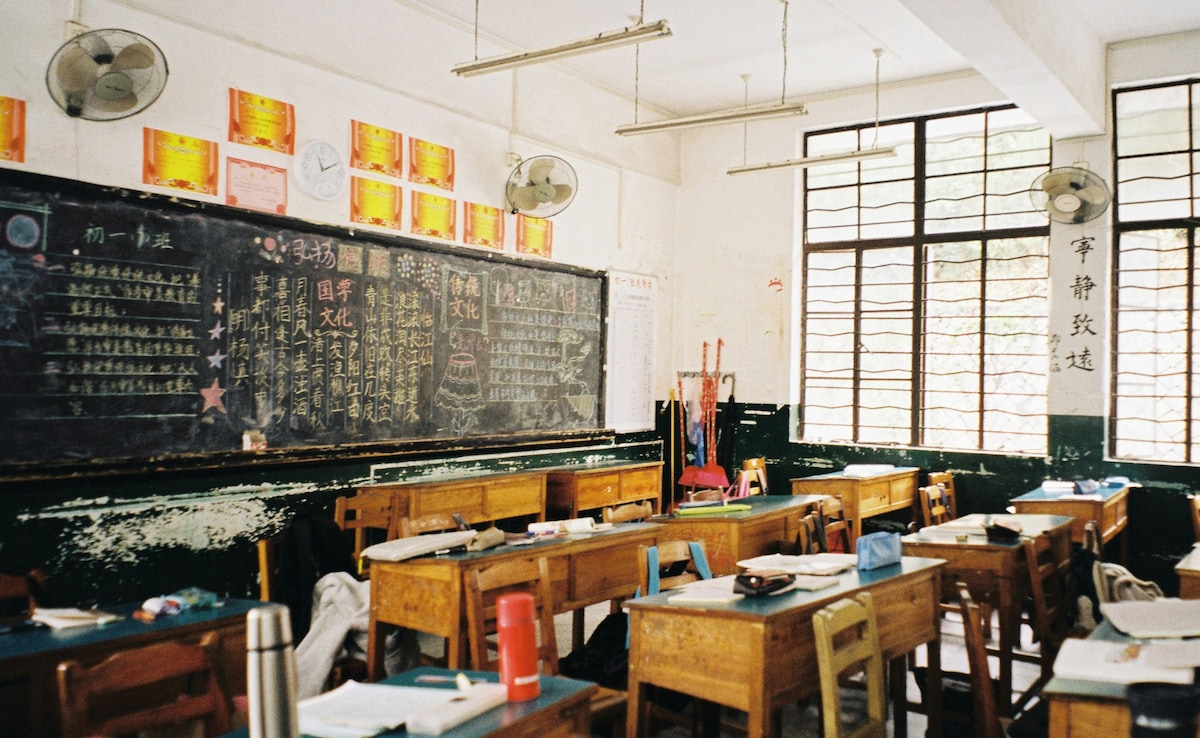 School Assembly News Headlines (November 20): Top National, World, Business, Sports News