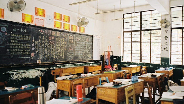 School Assembly News Headlines (November 20): Top National, World, Business, Sports News