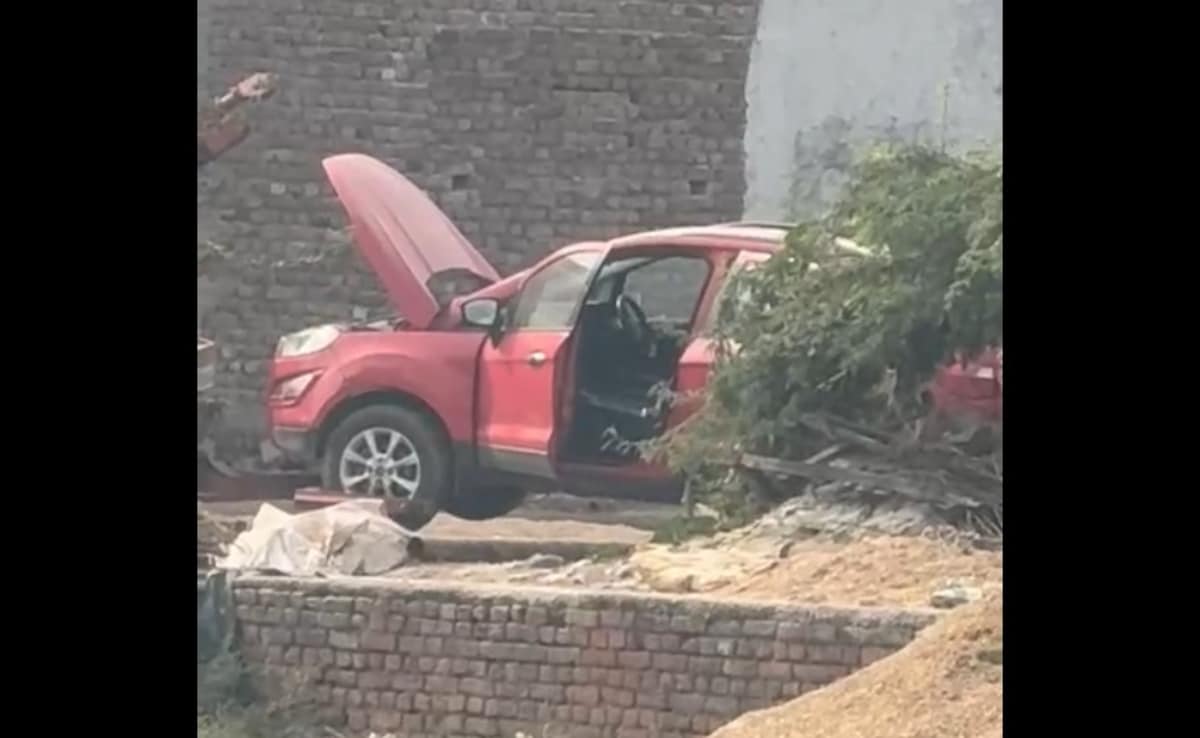 red ford ecosport delhi blast 