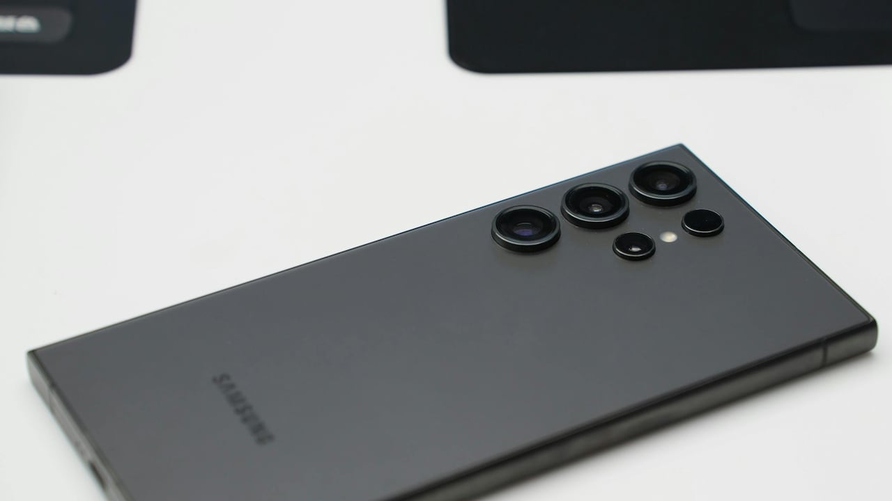 Check the best deals on Samsung smartphones with Amazon Black Friday Sale Check the best deals on Samsung smartphones with Amazon Black Friday Sale