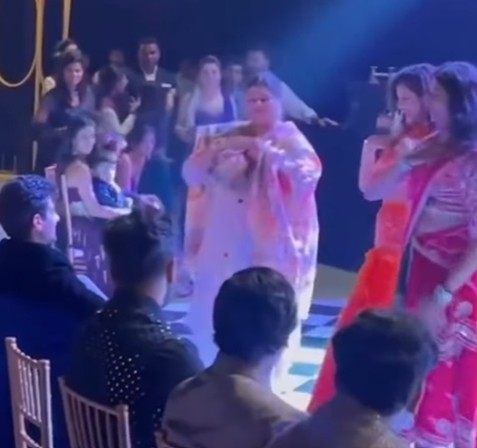 स्मृति मंधाना- पलाश मुच्छल के संगीत में पलक मुच्छल ने किया 'प्यारा भैया मेरा' गाने पर डांस, वीडियो हुआ वायरल