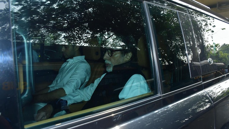 अलविदा धर्मेंद्र: हेमा मालिनी ने जोड़े हाथ, अमिताभ बच्चन वीरू को विदाई देने के बाद हुए इमोशनल, देखें तस्वीरें