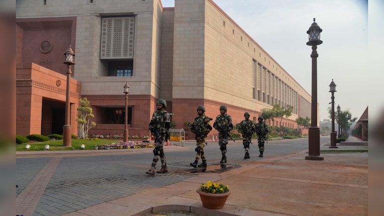 मल्टी लेयर सुरक्षा इंतजाम, ड्रोन, 3300 जवान... संसद की सुरक्षा को लेकर CISF ने बनाया फुलप्रूफ प्लान