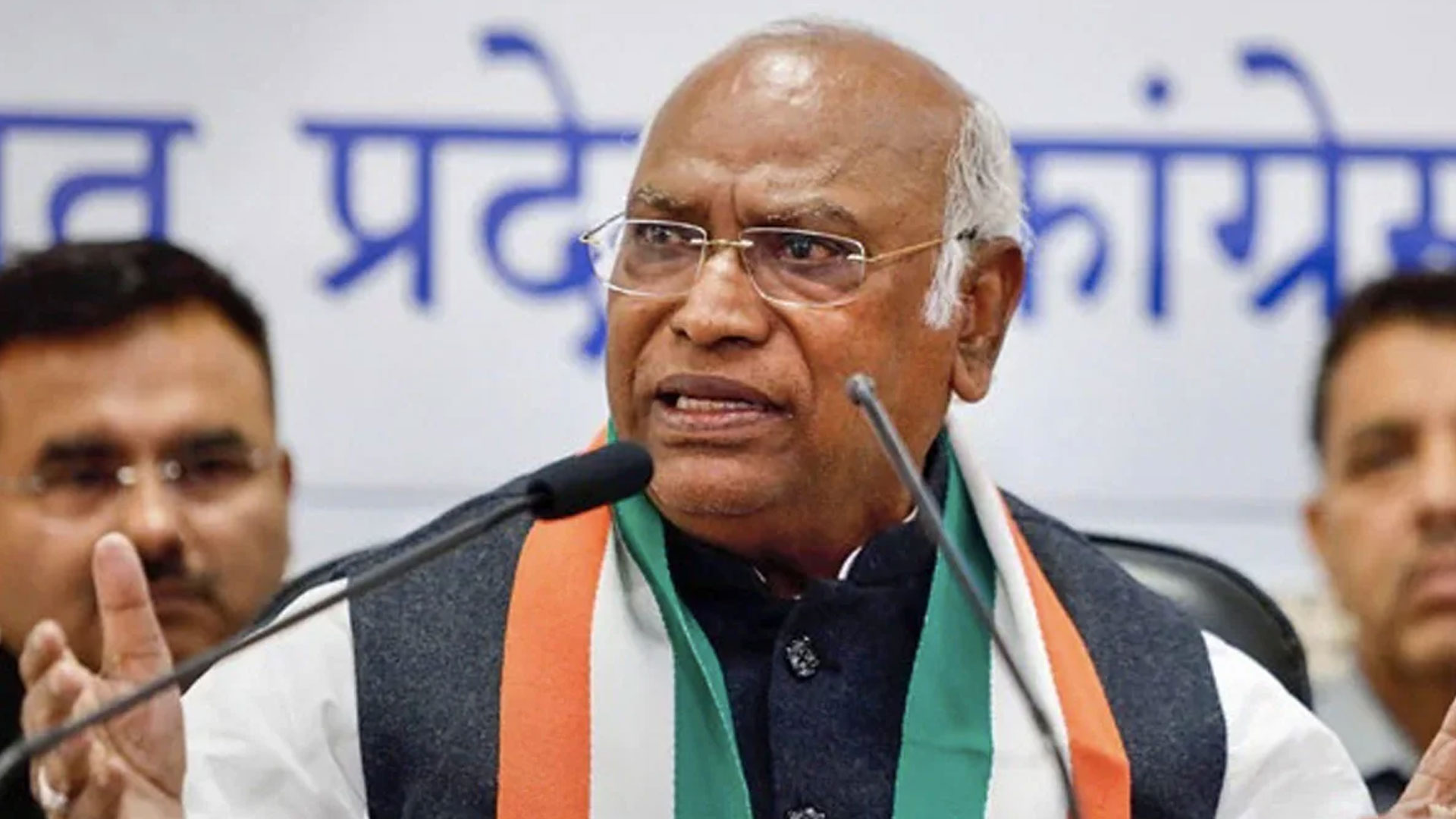 "Sonia, Rahul And I Will Fix It": M Kharge On Karnataka Congress Crisis