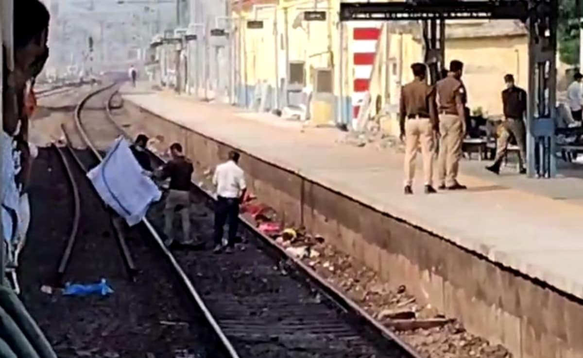 4 Run Over At UP Railway Station After Getting Off Train From Wrong Side