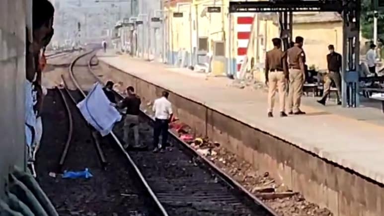 4 Run Over At UP Railway Station After Getting Off Train From Wrong Side