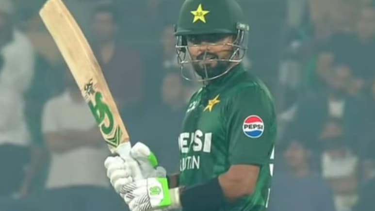 बाबर आजम का खत्म हो जायेगा करियर! वनडे आंकड़े और फ्लॉप शो ने बढ़ाई टेंशन, ऐसे दान में दिया विकेट - VIDEO