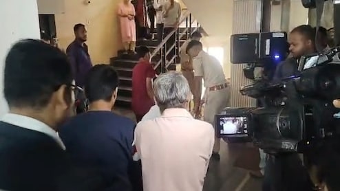 महिला न्यूज एंकर ने चैनल के दफ्तर में ही लगा ली फांसी, जानिए आखिर हुआ क्या