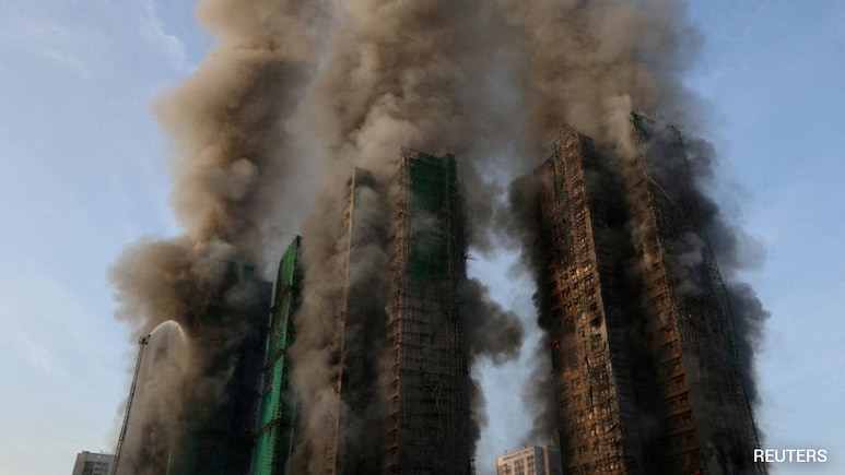 Anti-Corruption Agency Arrests 8 Over Hong Kong Fire That Killed 128