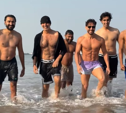 Watch: Akshay Kumar, Tiger Shroff And Their Band Of Ocean 9 Make Waves On Juhu Beach