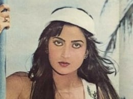 पिता थे मशहूर बैरिस्टर, मां डॉक्टर, बेटी ने परिवार के खिलाफ जाकर फिल्मों में किया काम, मशहूर एक्टर से की सगाई, फिर सब छोड़ बनी साध्वी, देती है प्रवचन