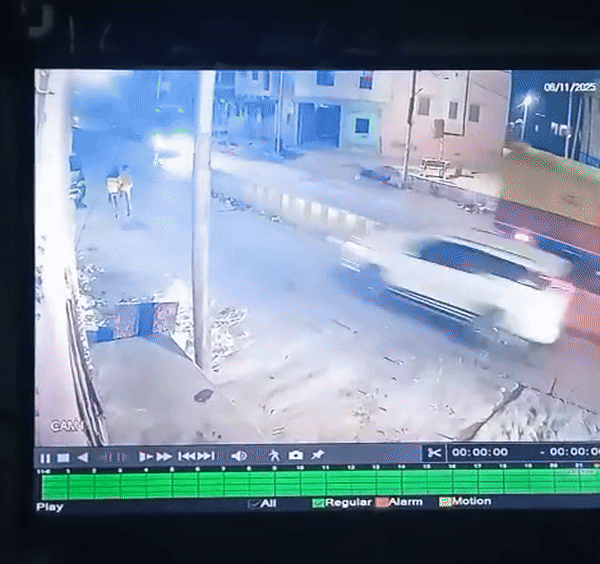 तेज रफ्तार कार ने दो युवकों को उड़ाया, CCTV में कैद हादसे का लाइव वीडियो हुआ वायरल   