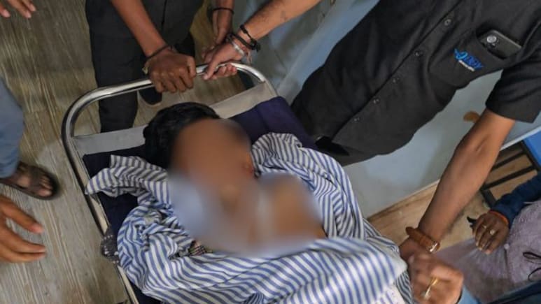 Ratlam: छात्र आत्महत्या प्रयास के मामले में प्राचार्य के खिलाफ मामला दर्ज, बच्चे की हालत अब भी गंभीर 