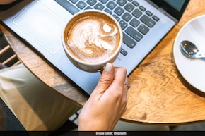 AIIMS ट्रेंड डॉक्टर ने बताया ऐसे कॉफी पीना सेहत पर पड़ सकता है भारी, यहां जानें पीने का सही तरीका!