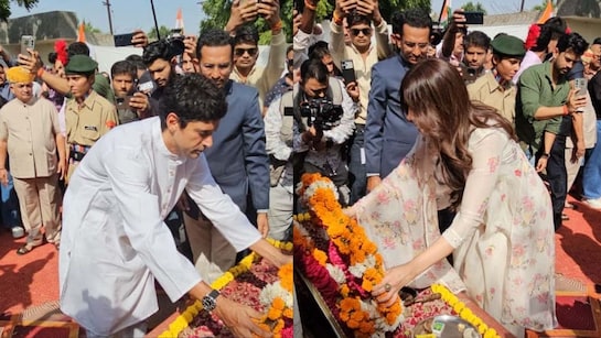 120 Bahadur: फरहान अख्तर और राशि खन्ना ने जोधपुर में रियल लाइफ हीरो को दी  श्रद्धांजलि, स्टार्स को देखने उमड़ी फैंस की भीड़