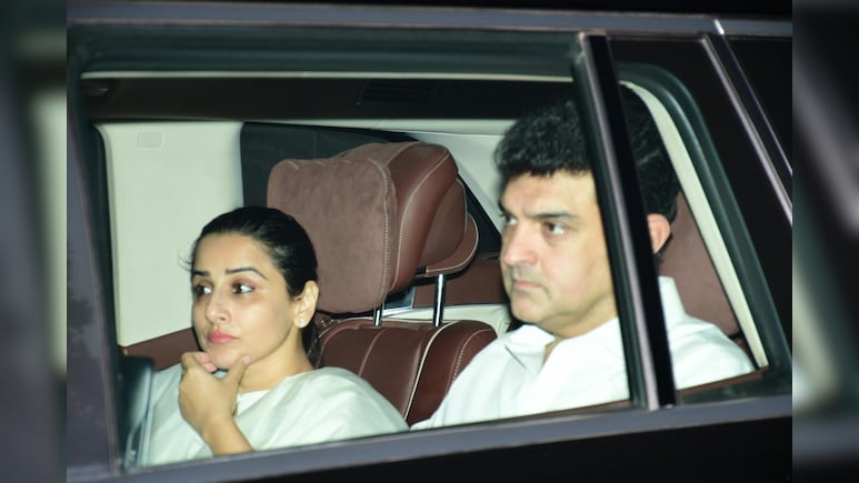 धर्मेंद्र की प्रार्थना सभा में उमड़ा पूरा बॉलीवुड, सलमान, रेखा, ऐश्वर्या, अभिषेक, शबाना सब पहुंचे- देखें PICS