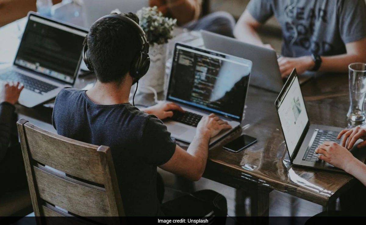 Praise for intern working late sparks work culture debate