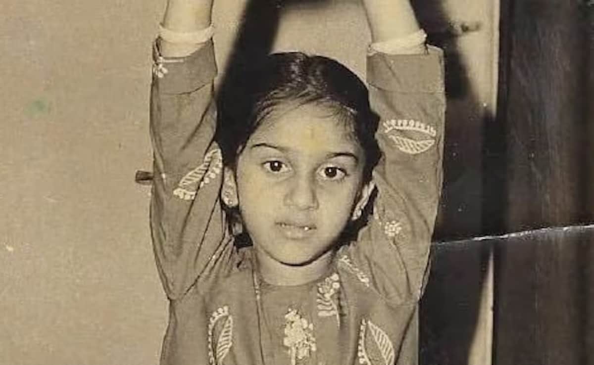 इस एक्ट्रेस ने 90s में दिया माधुरी-श्रीदेवी को टक्कर, करियर के पीक पर स्टारडम से हुई दूर, अब विदेश में बनाया नाम