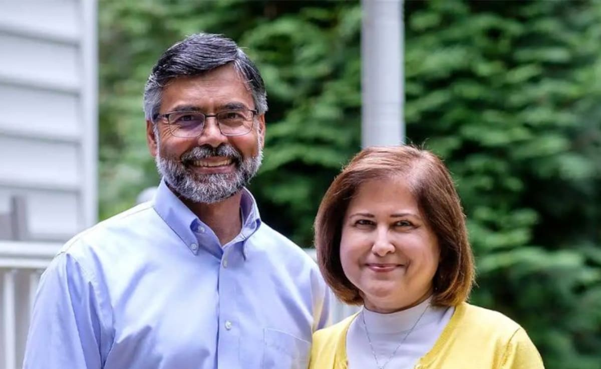 Ghazala Hashmi with her husband Azhar Rafiq
