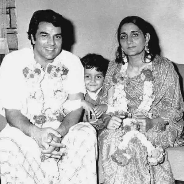 धर्मेंद्र और प्रकाश कौर की लव स्टोरी: 71 सालों से एक-दूसरे का सहारा