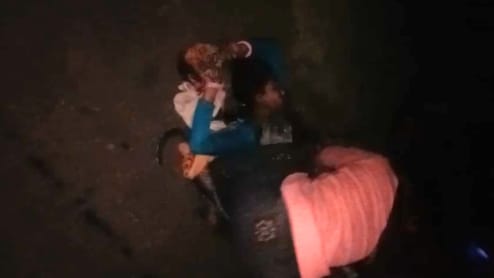 Rajasthan: बारां में एंबुलेंस नहीं मिली, बीच सड़क पर दर्द से तड़पती रही गर्भवती, नवजात का आधा शरीर आया बाहर